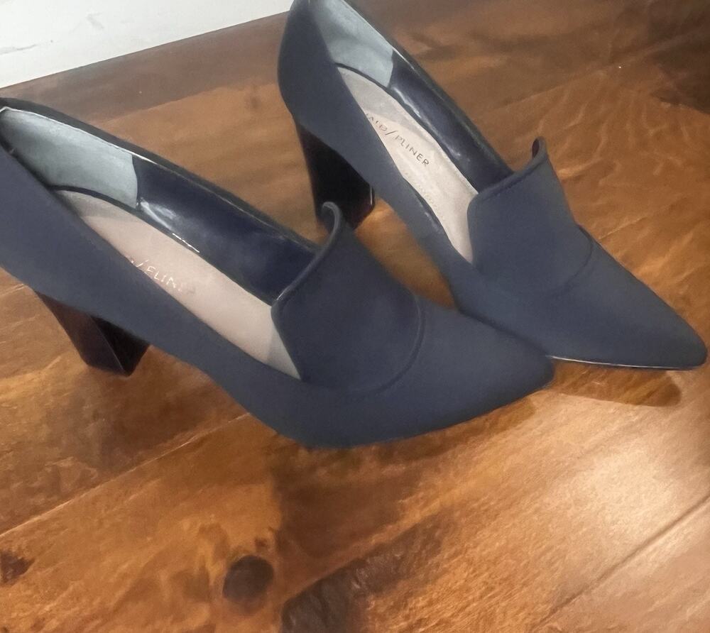 Donald Pliner Women’s Size 8 M Navy 3.5 Inch Heel
